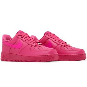 WMNS AIR FORCE 1'07
FIREBERRY/FIERCE PINK